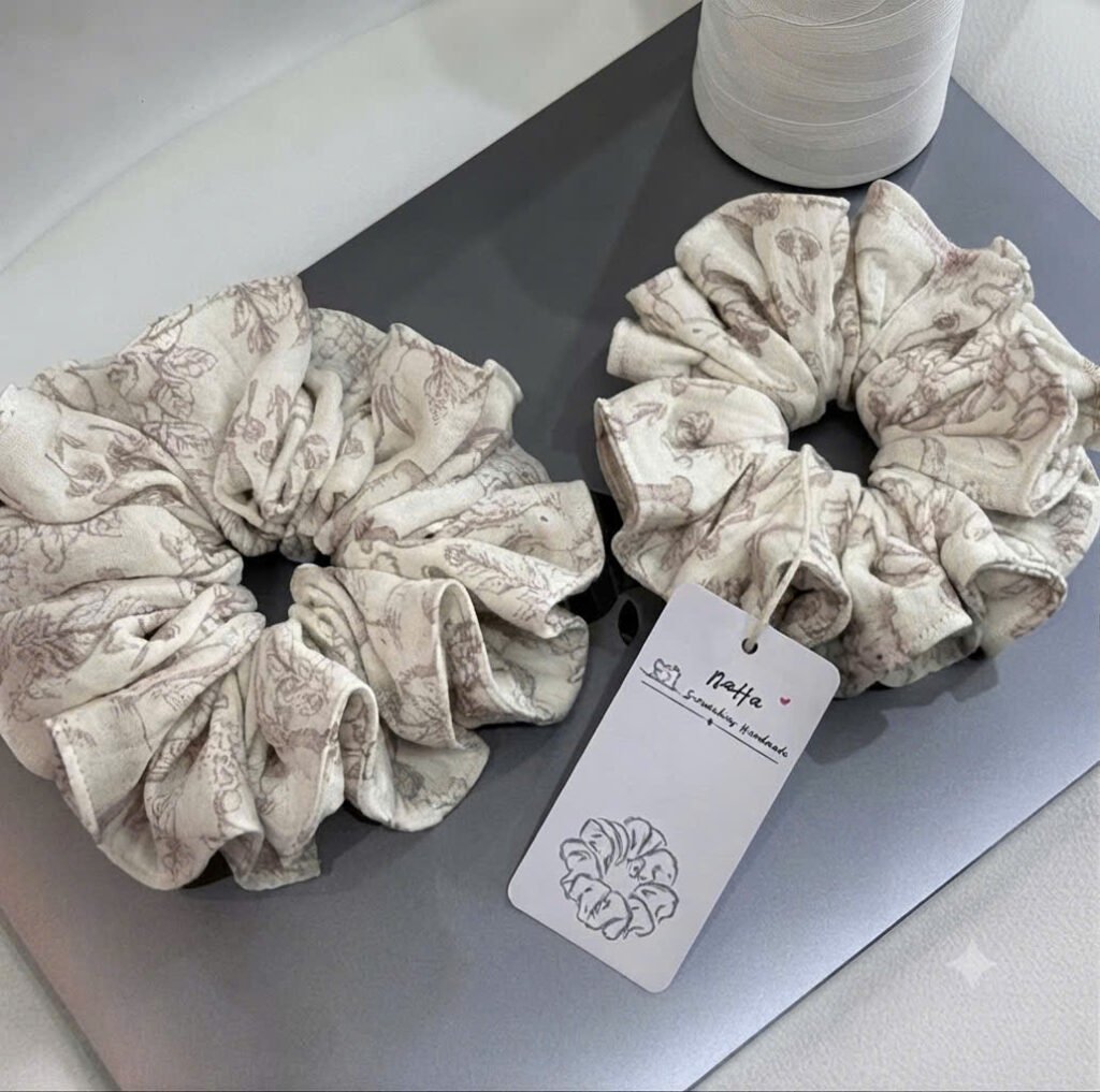 Scunchies vải xô muslin thỏ nâu caro vintage