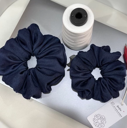 Scrunchies vải jean lụa